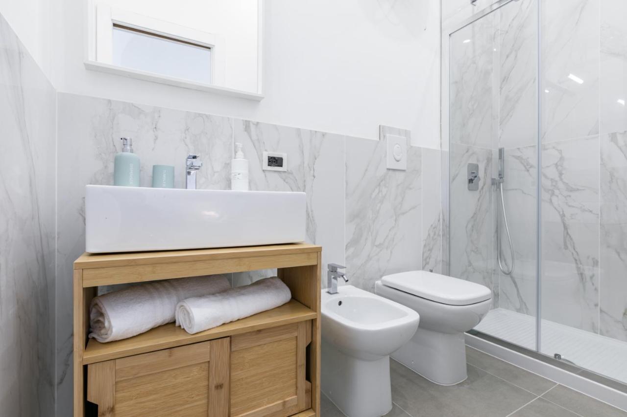 Corso Dei Mille Station Flat With Balcony Apartment Palermo Bagian luar foto